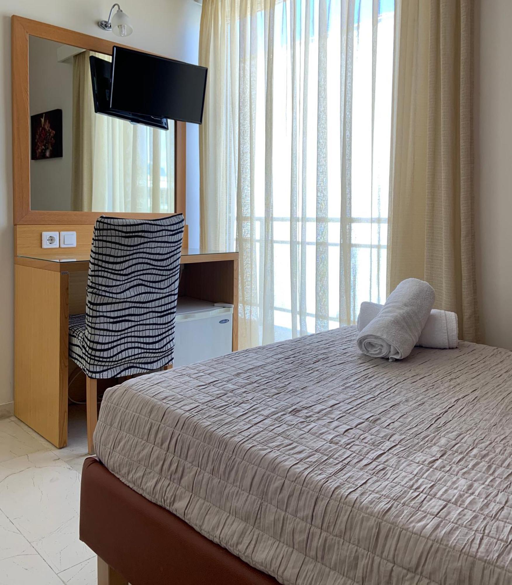 קלמאטה Hotel Flisvos חדר תמונה