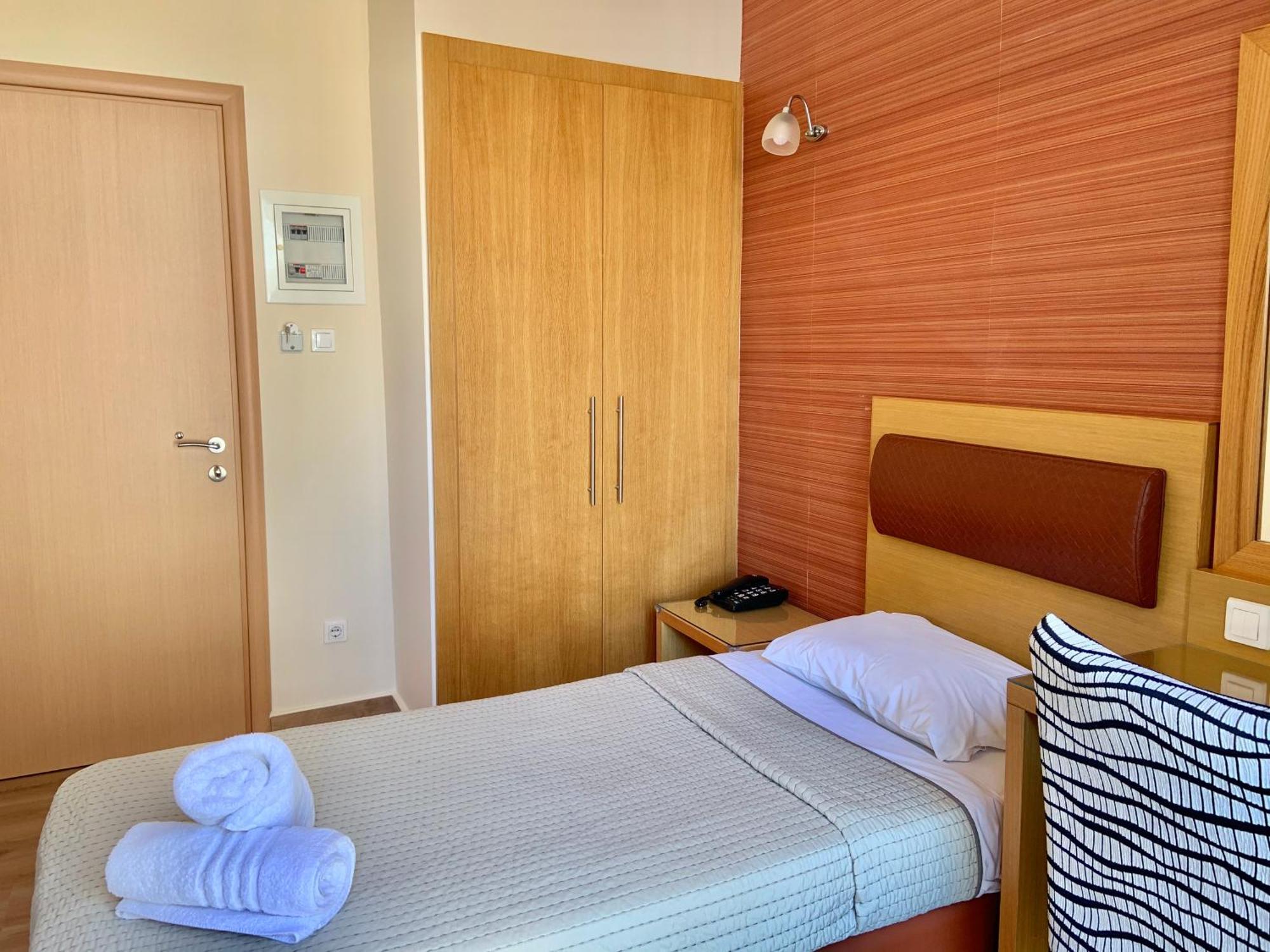 קלמאטה Hotel Flisvos חדר תמונה